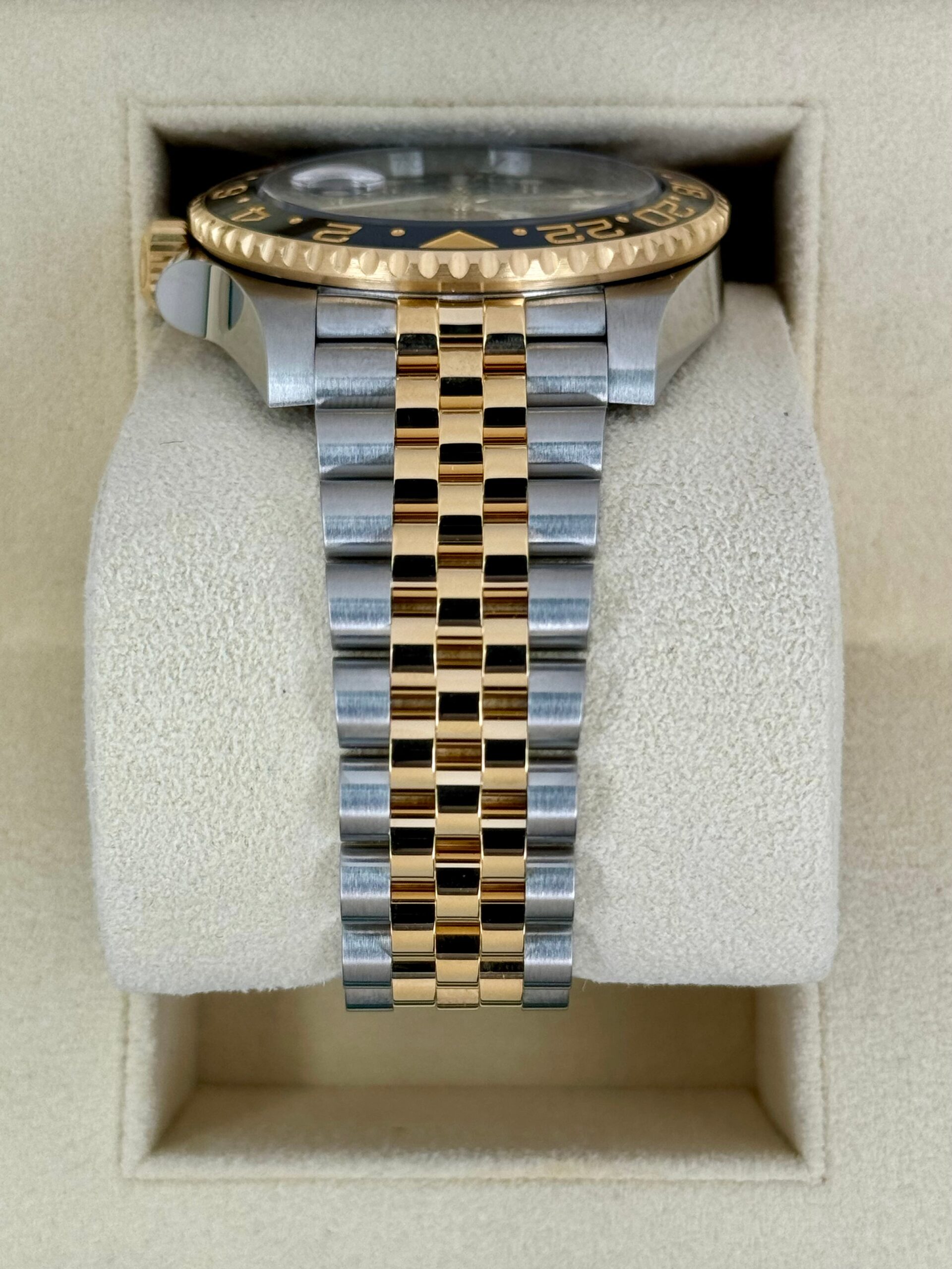 2024 Rolex GMT-Master II 40mm 126713GRNR Two-Tone Jubilee Black Dial - Image 8