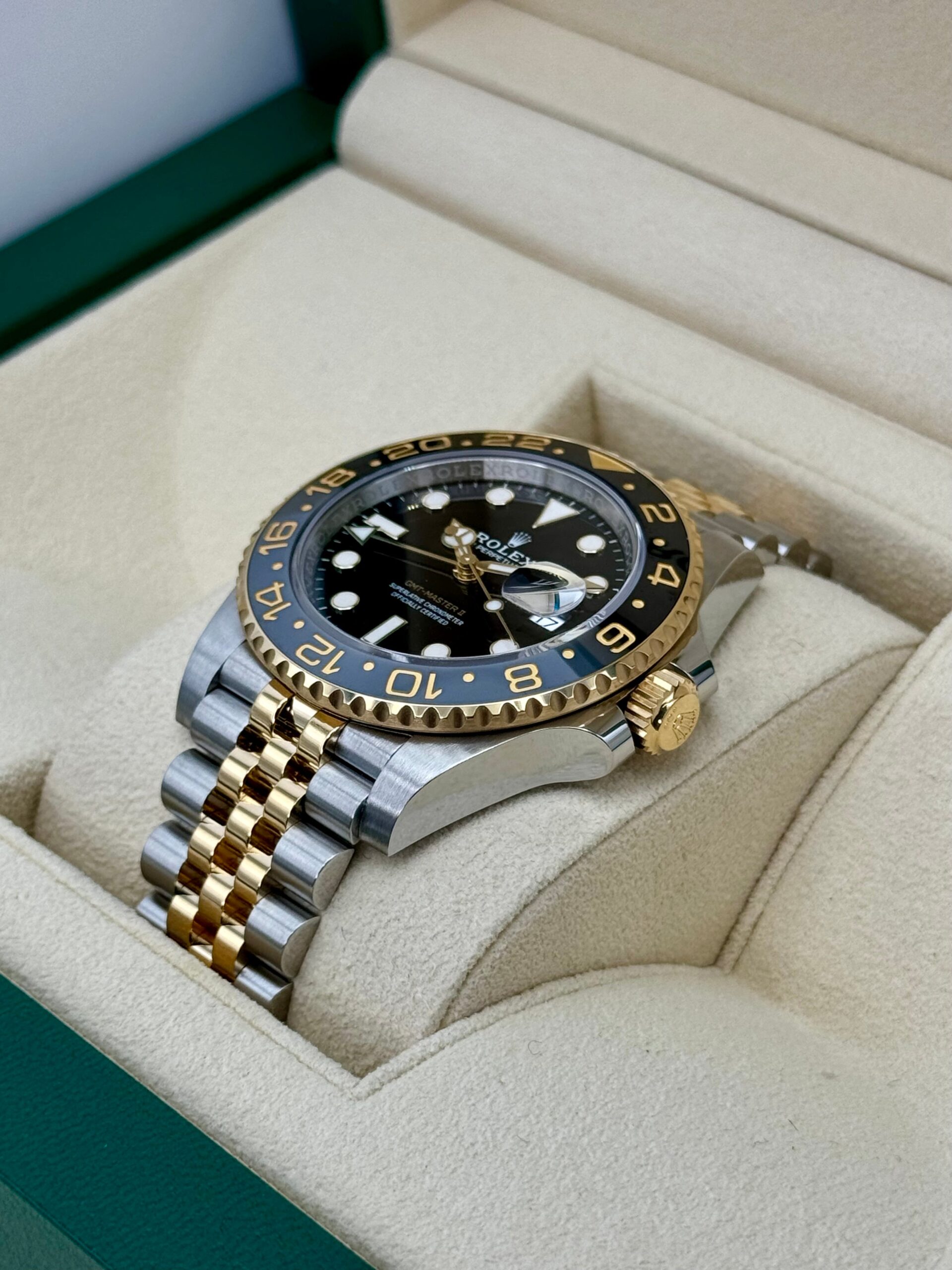 2024 Rolex GMT-Master II 40mm 126713GRNR Two-Tone Jubilee Black Dial - Image 10